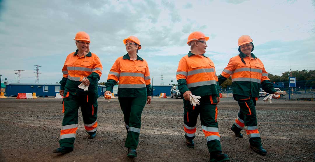 Портрети жінок-лідерів на виробництві